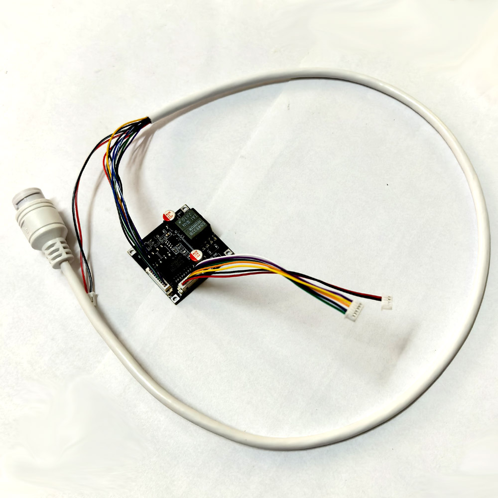 100個のスマート出力48Vから12V/2AへのCCTV P - Power Over Ethernet のレビューと価格
